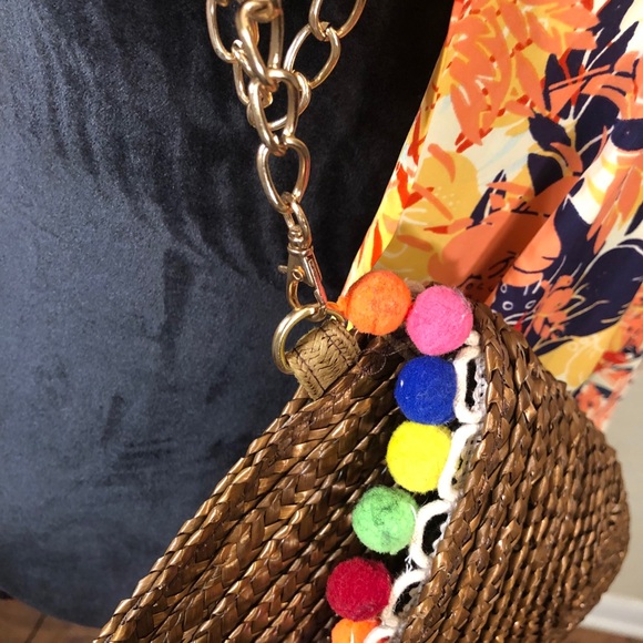 Pom-Pom Embellished Flap Straw Crossbody Bag - Picture 7 of 10